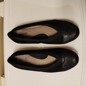EARTH Mara black comfort flats